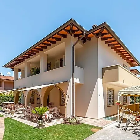 Diletta Oda ve Kahvaltı Forte dei Marmi